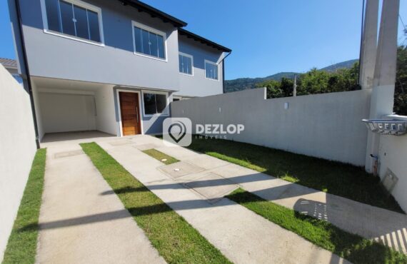 Sobrado à Venda em Forquilhas em São José – SC