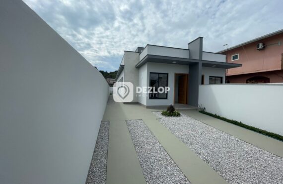 Casa Geminada á Venda no Bairro Rio Caveiras - Biguaçu - SC