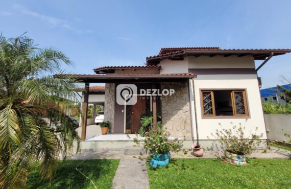 Casa Amplo Terreno á Venda no Bairro Rio Caveiras - Biguaçu - SC