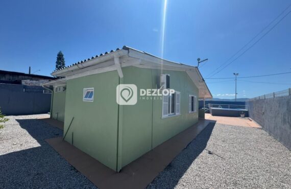 Casa À Venda Com Piscina | Prado De Baixo Em Biguaçu - Sc