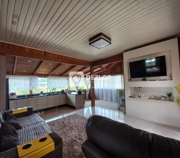 Casa à venda em Areias de Baixo, Governador Celso Ramos - SC | Suíte e Piscina