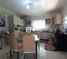 Casa à venda em Areias, São José - SC | Com Edícula