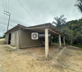 Casa à venda em Beira Rio, Antônio Carlos - SC | Com açude e galpão no terreno
