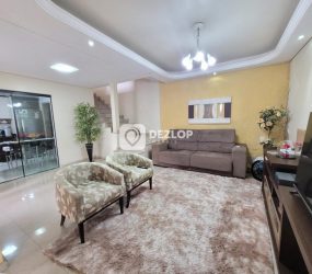 Casa à Venda em Ipiranga, São José - SC