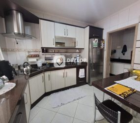 Casa à Venda em Ipiranga, São José - SC