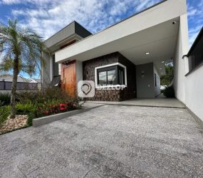 Casa à venda em Potecas, São José - SC | 3 dormitórios sendo 1 suíte