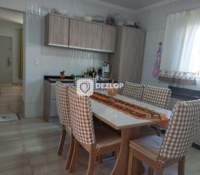 Casa à venda em Rio Caveiras, Biguaçu - SC | Terreno espaçoso