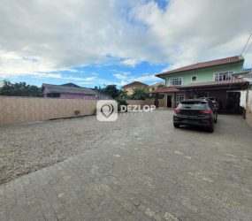 Casa à venda em Rio Caveiras, Biguaçu – SC | Terreno grande