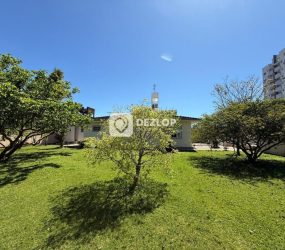 Casa à venda em Rio Caveiras, Biguaçu - SC | Terreno Grande de Esquina