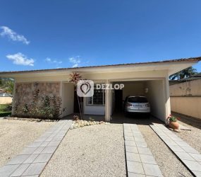Casa à venda em Rio Caveiras, Biguaçu - SC | Terreno Grande de Esquina