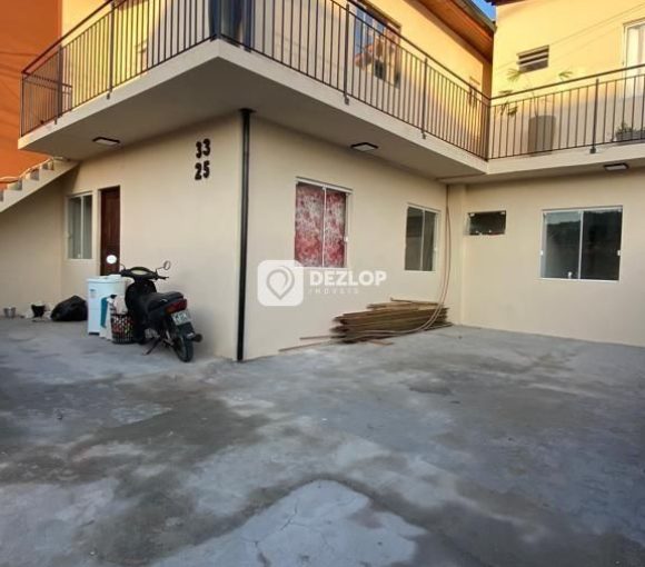 Casa à venda em Serraria, São José - SC I 3 apartamentos + 1 kitnet