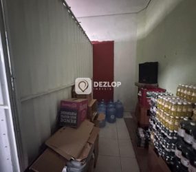 Casa à Venda no Centro de Biguaçu | de Esquina com Piscina