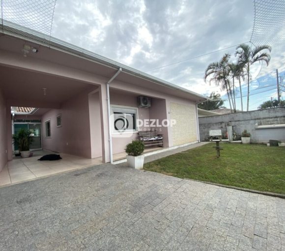 Casa à venda no centro de Biguaçu – SC | 4 Dormitórios