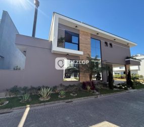 Casa à venda no Deltaville, Biguaçu - SC | Condomínio Brisas Club