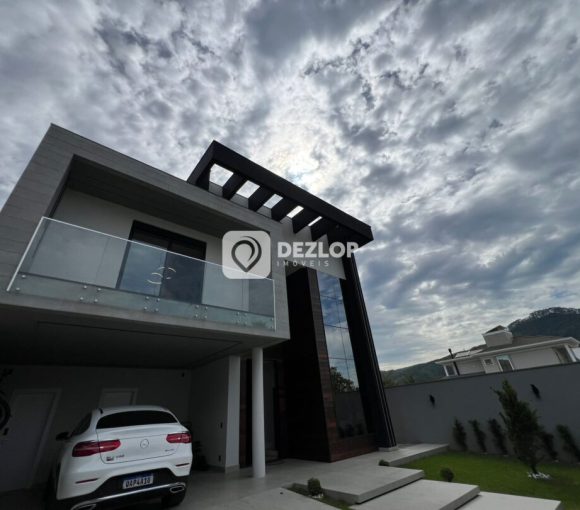 Casa a Venda no Deltaville em Biguaçu | 3 suítes sendo 1 master com Closet