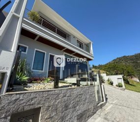 Casa à venda no Loteamento Cecília Zimmermann, Biguaçu - SC | Com Piscina