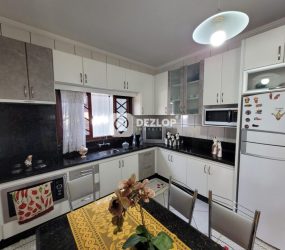 Casa Amplo Terreno á Venda no Bairro Rio Caveiras - Biguaçu - SC