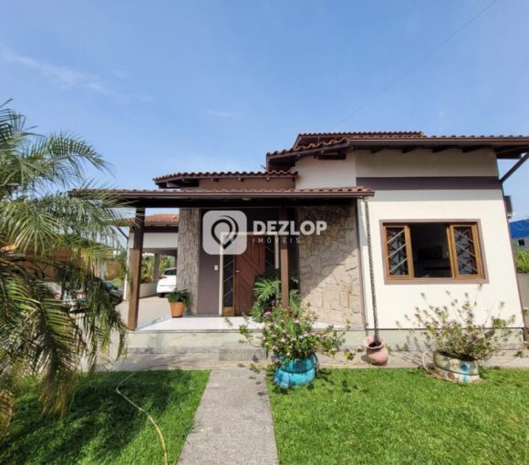 Casa Amplo Terreno á Venda no Bairro Rio Caveiras - Biguaçu - SC