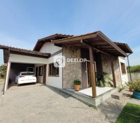 Casa Amplo Terreno á Venda no Bairro Rio Caveiras - Biguaçu - SC