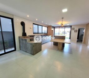 Casa de alto padrão á Venda no Bairro Deltaville, Biguaçu