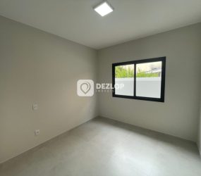 Casa Geminada á Venda no Bairro Rio Caveiras - Biguaçu - SC