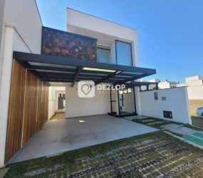 Casa no Bairro Deltaville em Biguaçu - SC | Suíte com Closet e Sacada