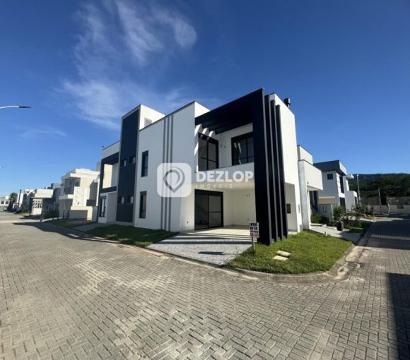 Casa no Bairro Deltaville em Biguaçu - SC | Três Dormitórios com Suíte