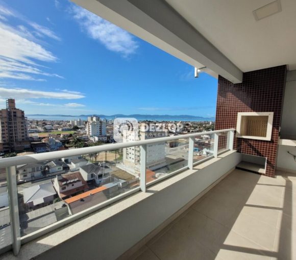 Cobertura à Venda com Vista para o Mar no Bairro Centro, Biguaçu!