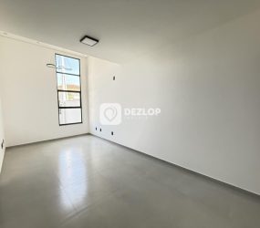 Linda Casa Geminada à Venda no Bairro Fundos - Biguaçu