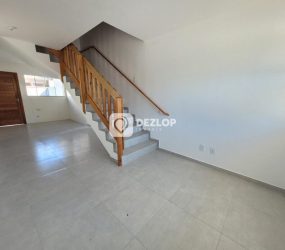 Sobrado à Venda em Forquilhas em São José – SC