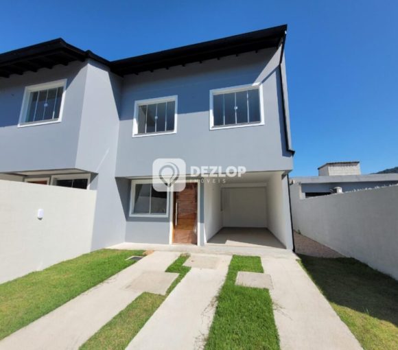 Sobrado à Venda em Forquilhas em São José – SC