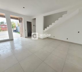 Sobrado à Venda no Bairro Serraria – São José - SC