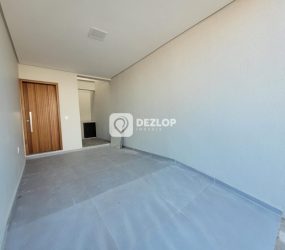 Sobrado à Venda no Loteamento Jardim Botânico - Bairro Potecas, São José