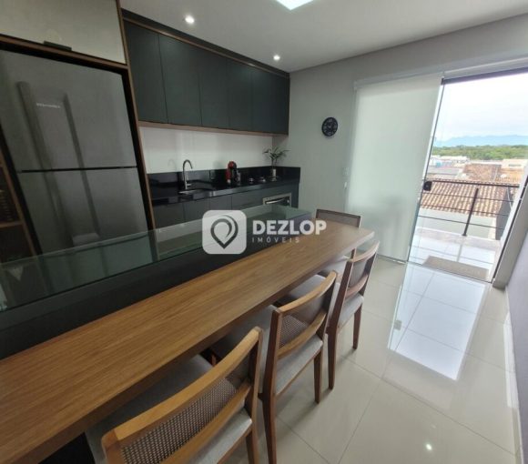 Sobrado à Venda no Loteamento Recanto da Natureza, Forquilhas - São José | SC