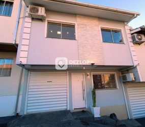 Sobrado na Serraria em São José - SC | Completo