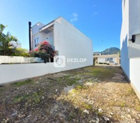 Terreno à Venda no Costa do Sol Condomínio Clube, Deltaville - Biguaçu