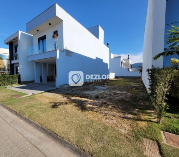 Terreno à Venda no Costa do Sol Condomínio Clube, Deltaville - Biguaçu