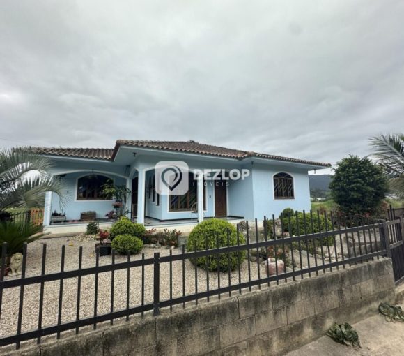 Terreno com casa à venda em Beira Rio, Antônio Carlos | Lagoa dentro do terreno