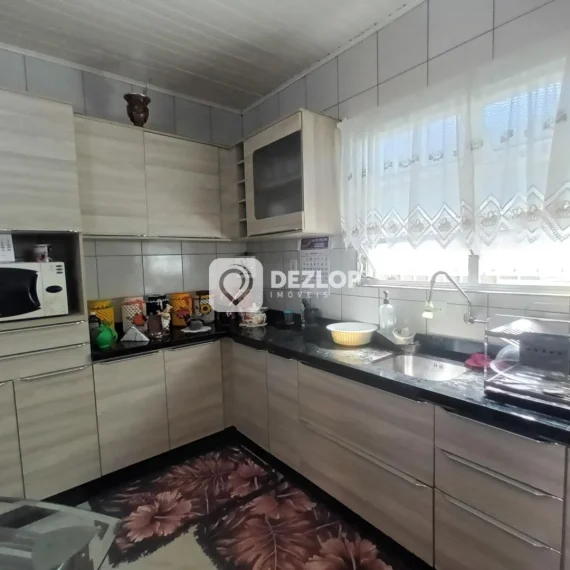 Casa à venda em Areias, São José | 3 Quartos - 02