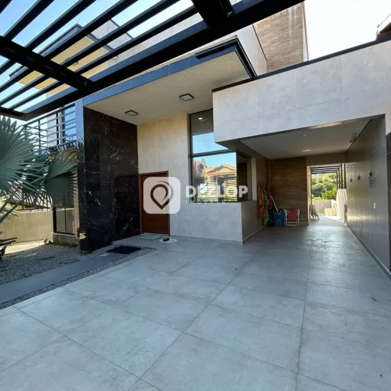 Casa à venda em Areias do Meio, Gov. Celso Ramos - SC | 3 Quartos sendo 2 Suítes - 01
