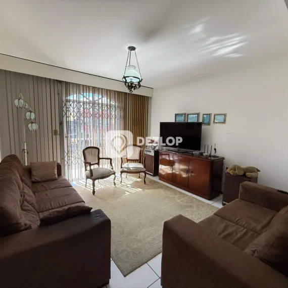 Casa à venda em Barreiros, São José | 5 Quartos sendo 1 Suíte - 02