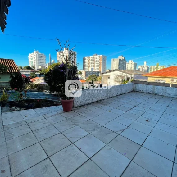 Casa à venda em Barreiros, São José - SC | 4 Quartos sendo 1 Suíte - 01