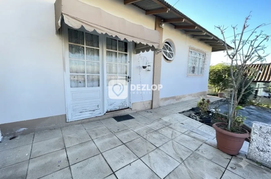 Casa à venda em Barreiros, São José - SC | 4 Quartos sendo 1 Suíte - Destaque