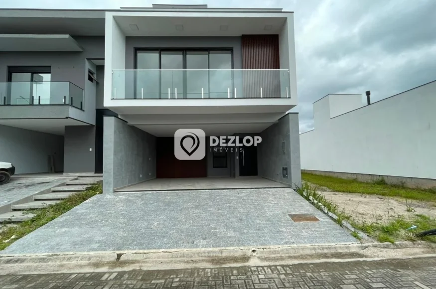 Casa à venda em Deltaville, Biguaçu - SC | 3 Quartos, 1 Suíte no Condomínio Costa do Sol - Destaque