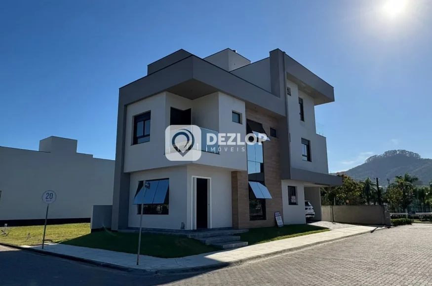 Casa à venda em Deltaville, Biguaçu - SC | 4 Quartos, 4 Suítes no Condomínio Blue - Destaque