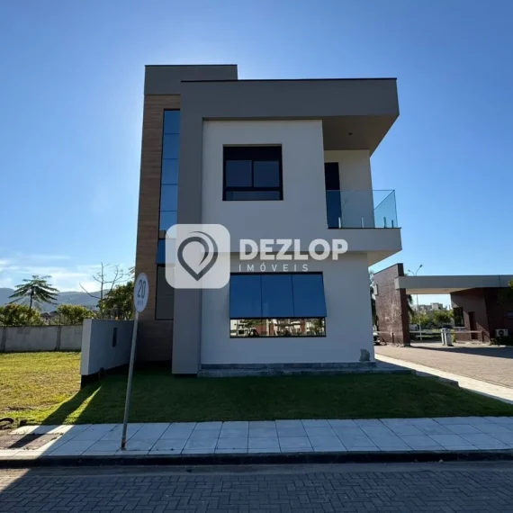 Casa à venda em Deltaville, Biguaçu - SC | 4 Quartos sendo 4 Suítes - 01
