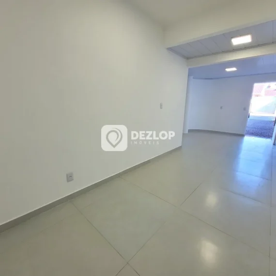 Casa à venda em Forquilhas, São José | 4 Quartos sendo 1 Suíte - 02