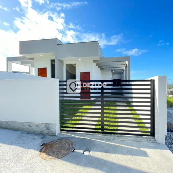 Casa à venda em Forquilhas, São José - SC - 01