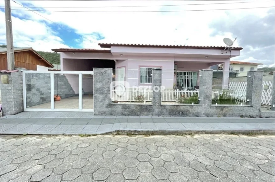 Casa à venda em Fundos, Biguaçu - SC - Destaque