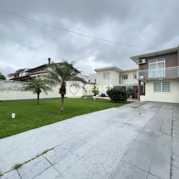 Casa à venda em Ipiranga, São José | 3 Quartos - 01